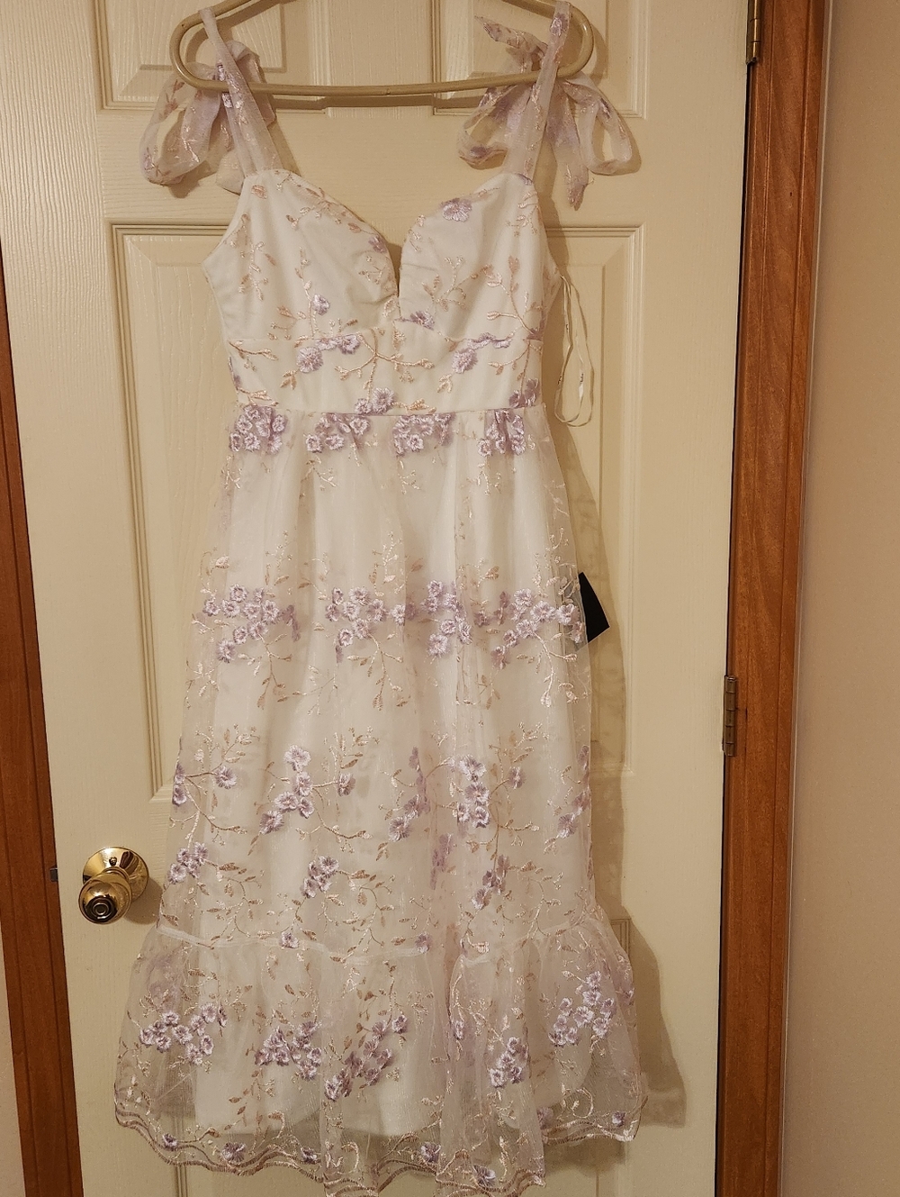 LULUS Distinctly Sweet White Floral Embroidered Tie Strap Midi Dress Size S NEW